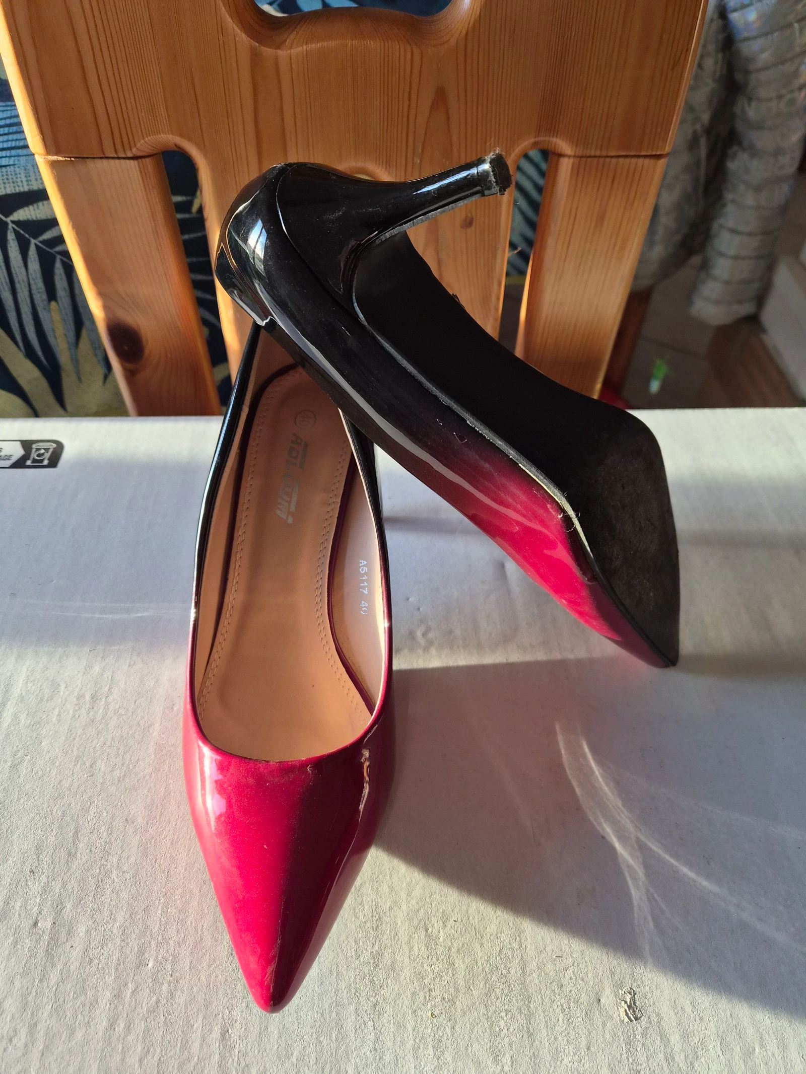 Escarpins noir/rouge vernis pointure 40